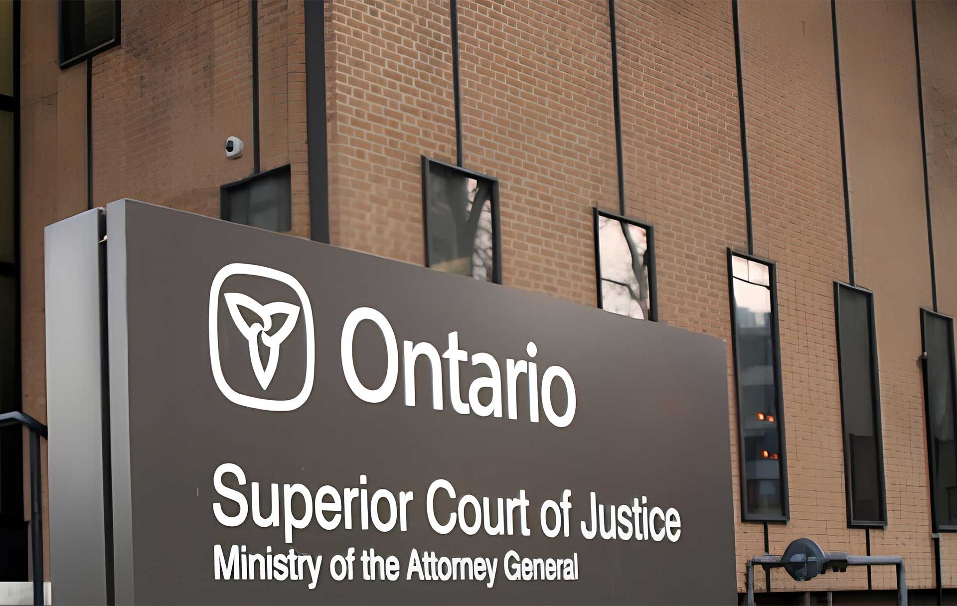 Ontario Superior Court holds mall liable for slip-and-fall injury at entrance.
